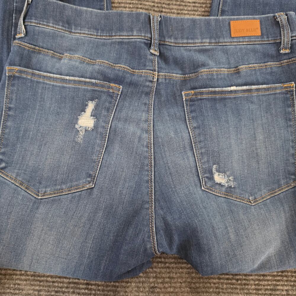 Judy Blue Size 16W Skinny Fit Distressed Fringe Hem Pull On Blue Denim Jeggings - Picture 2 of 10
